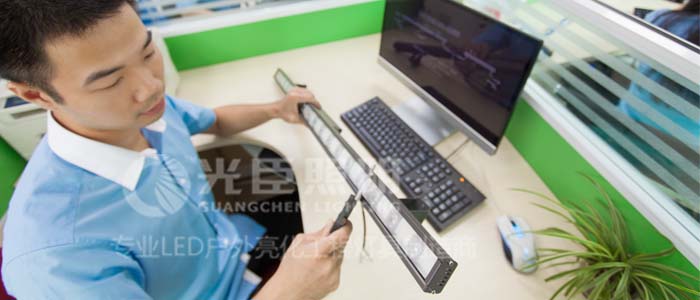 LED護(hù)欄管價(jià)格 LED護(hù)欄管價(jià)格